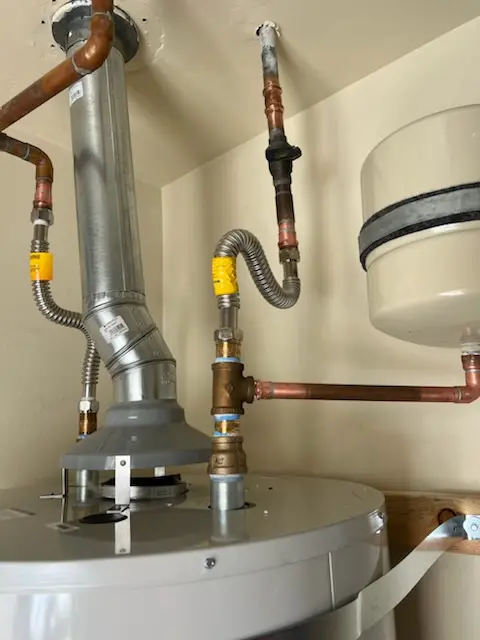 Water heater installation and plumbing repair in Lavon